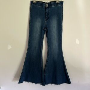 Women’s umgee Size 7 Blue Flare Wide Leg Jeans with Raw Hem